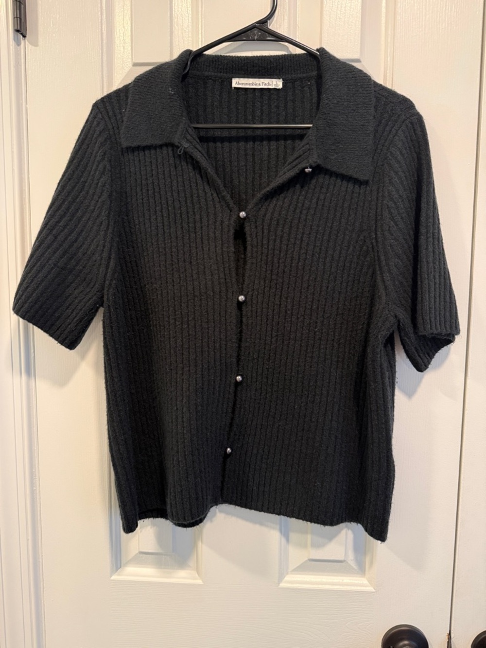 Abercrombie & Fitch Black Ribbed Short-Sleeve Knit Top with Pearl Buttons